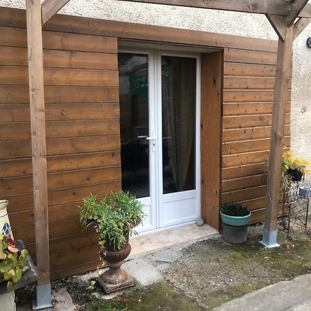 Bienvenue « A L'Ombre Du Figuier » Lägenhet Pieusse Exteriör bild