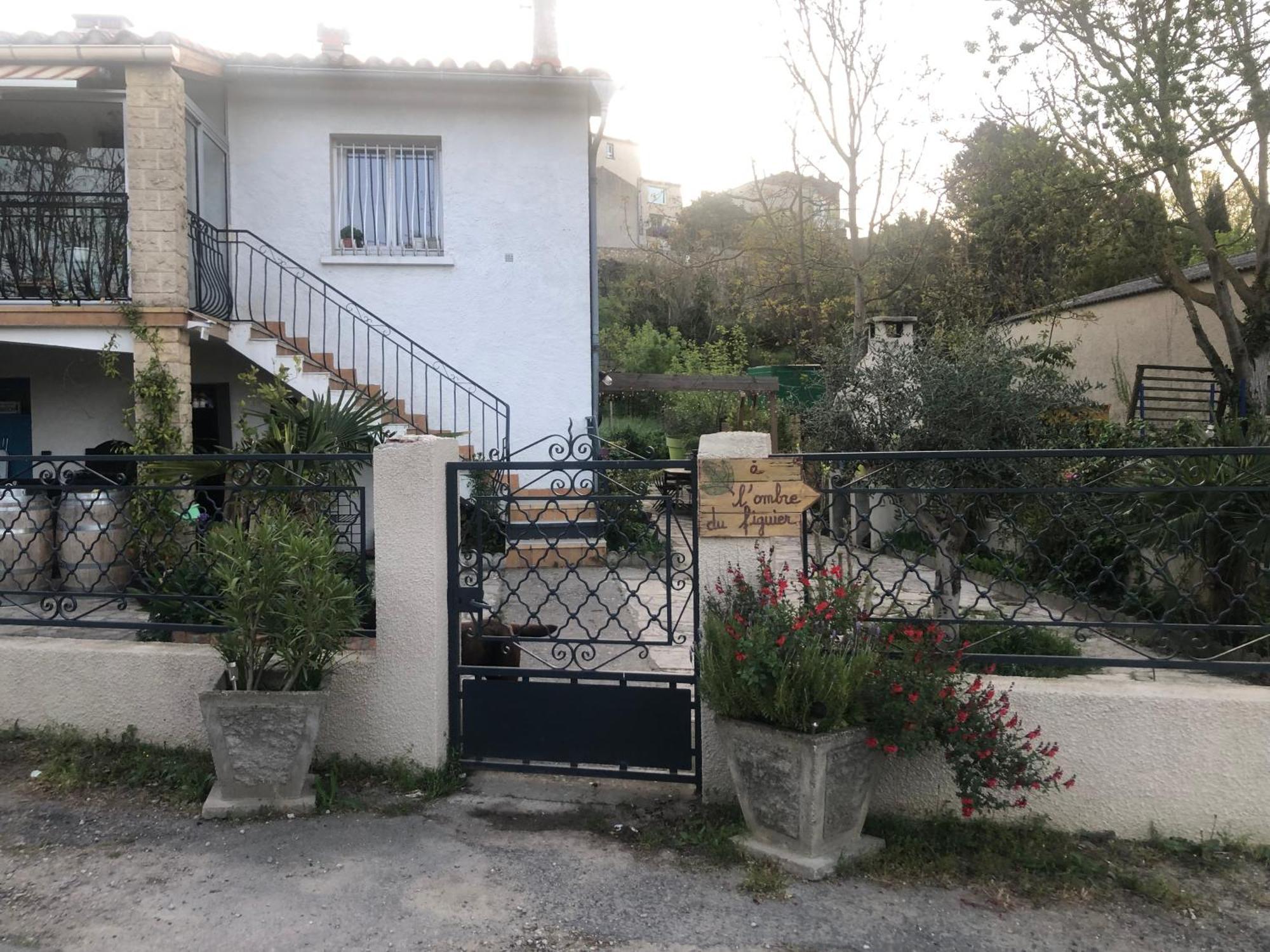 Bienvenue « A L'Ombre Du Figuier » Lägenhet Pieusse Exteriör bild